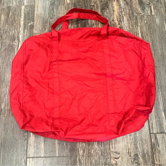 Baggallini Red Zippered Lightweight Tote Bag - Picture 2 of 4